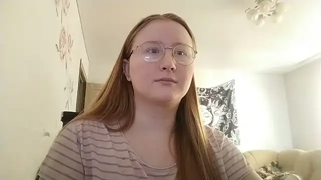 AnikaLipps live