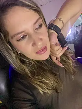 Ashly_07 live