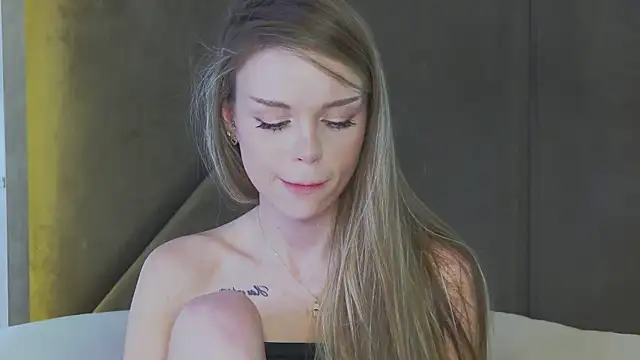 MarilynNova live