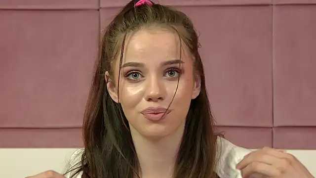 LunnaHayes live