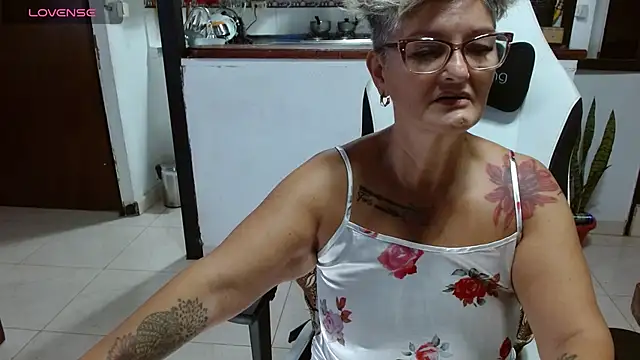 bety-cum2 live