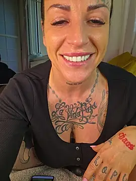 EmilyDiazofficial live