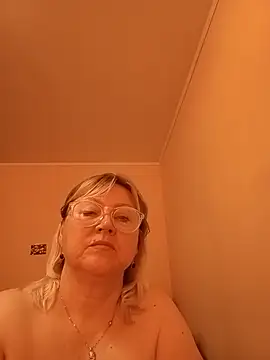 I_amVeronicle live