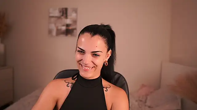 Pauline_2005 live