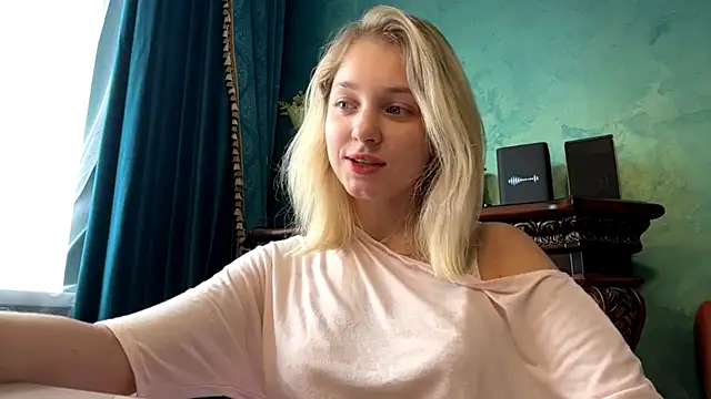EveryoneEve live