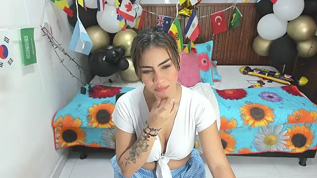 Holly_22 live