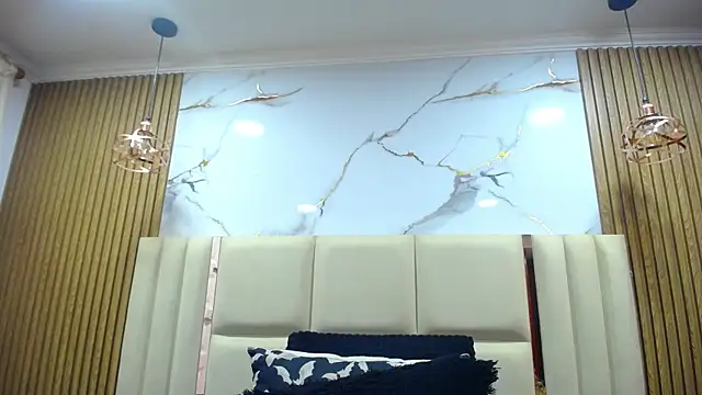 Naughty_Kittenm live