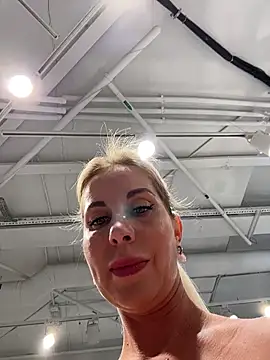LisaMurr live