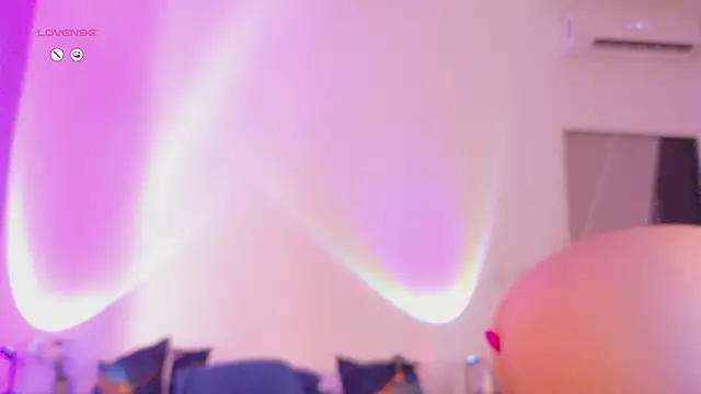 Hannah-Prada live