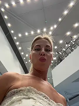 LisaMurr live