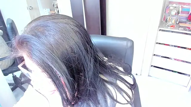 BellaFlaming live