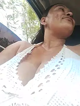 Horny-Mommy-Dirty live