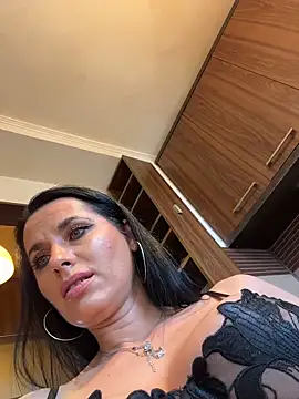 Hotmomcheckk_ live