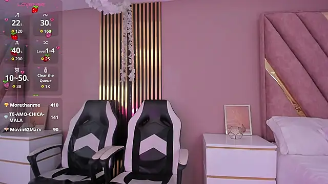 chloe_larson live