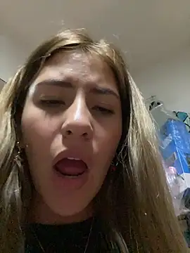Andrea_19blonde live
