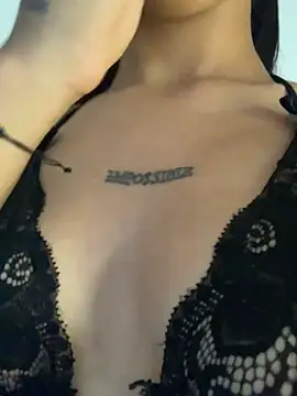 Lily_em live