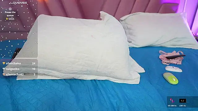 hornybarelylegalgirl live