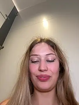 blonde_exe live