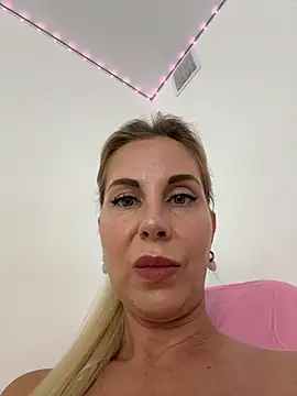 LisaMurr live