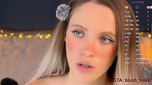mikkixmeow live