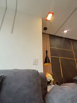 emily-Hornyy live
