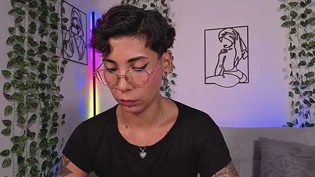 MiaMorgan_ live