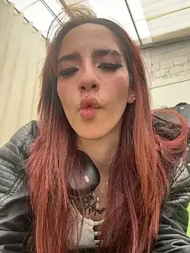 elodie_rouge live