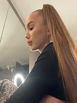 Jasmin_Glow live