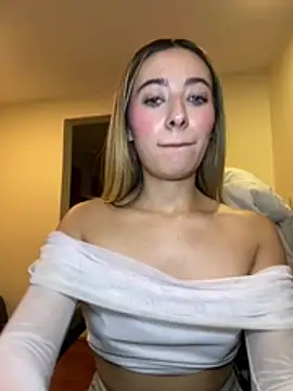 kloe__t18 live