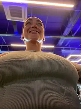Nina_velvet01 live