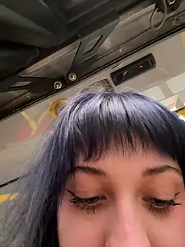 Only_April live