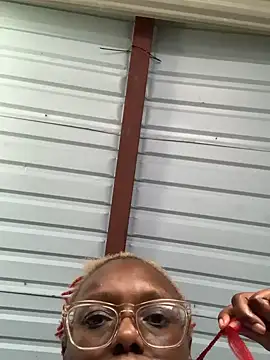 CinnaCakesss live
