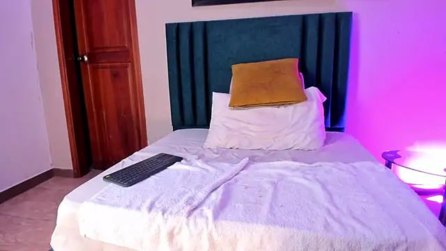 MiaFerrerr_ live