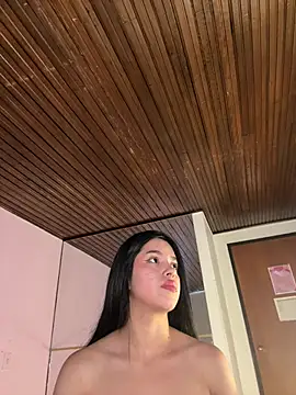 LunaMoore_Pink live
