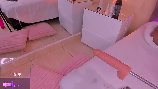 Megan_Thompsonn live