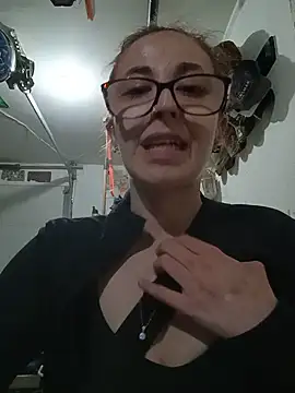 NeedyNina live