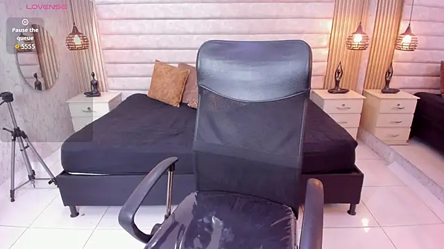 Cloe_Monroee_ live