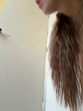 FroggyAnna live