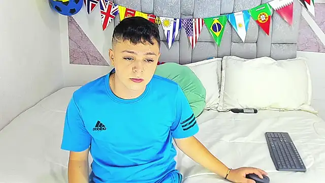 christopher_Hot live
