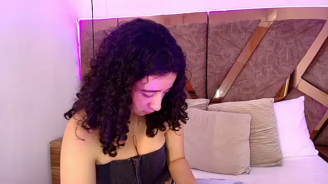 bella_swwan_ live