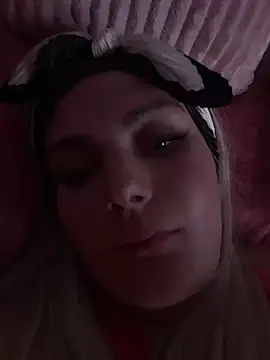 Blonde_Cougar live