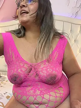 Lucy_Milf_474 live