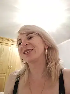 AhlyssaLove1155 live