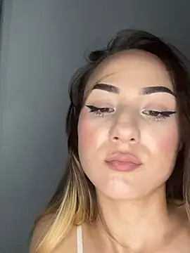 LioraX69 live