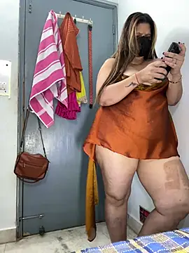 Monika_Chopra live