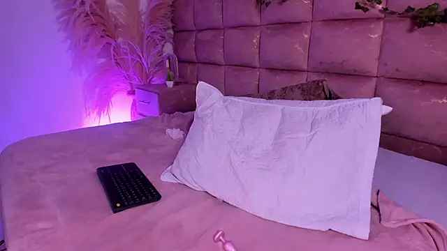 HannaRhodes live