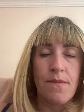 Milana_aa live