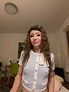 MilaRoseee live