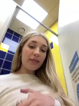 Polly_Pop live