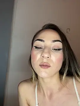LioraX69 live